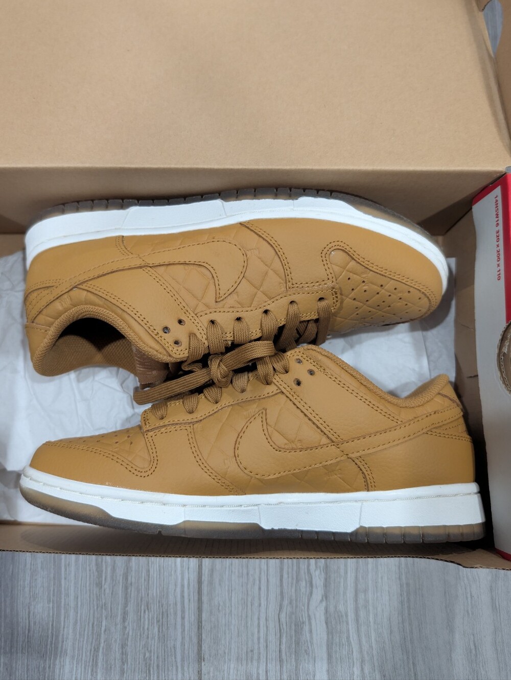 Nike Dunk Low "Wheat" Sz 7.5w